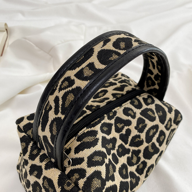 Tas Makeup macan tutul, kantun - Luxury Skin Care ulasan dan harga
